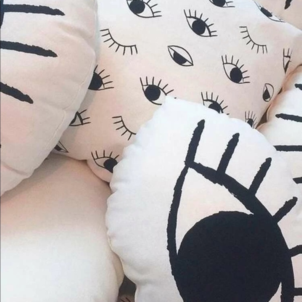 Eyeball print accent pillow cover 18”x18” white - Picture 3 of 3